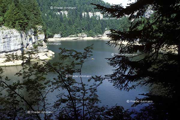 SCHWEIZ - Jura - Doubs-Wasserfall Les Brenets
