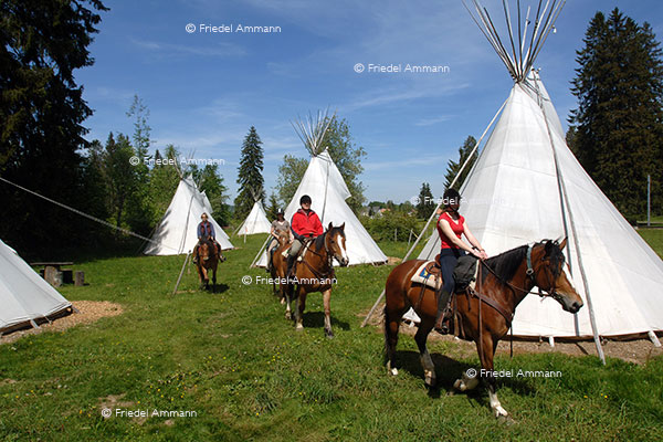 SCHWEIZ - Jura - Tipi Village, Le Creux des Biches