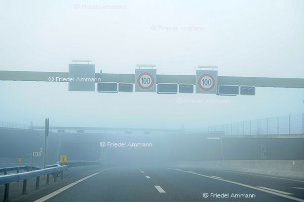 SCHWEIZ - Mittelland - N1 im Nebel