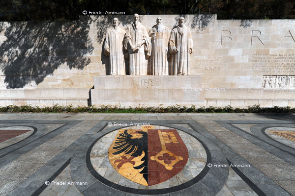 SCHWEIZ – Genf / Genève -  Le Mur de la Réforme, Reformationsdenkmal - Hauptvertreter des Calvinismus: Farel, Calvin, Bèze, Knox