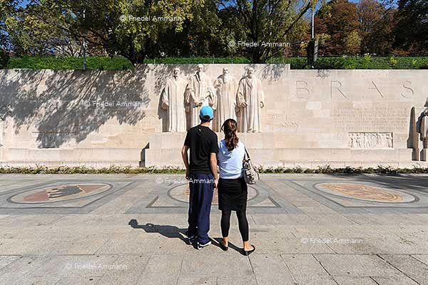 SCHWEIZ – Genf / Genève -  Le Mur de la Réforme, Reformationsdenkmal - Hauptvertreter des Calvinismus: Farel, Calvin, Bèze, Knox