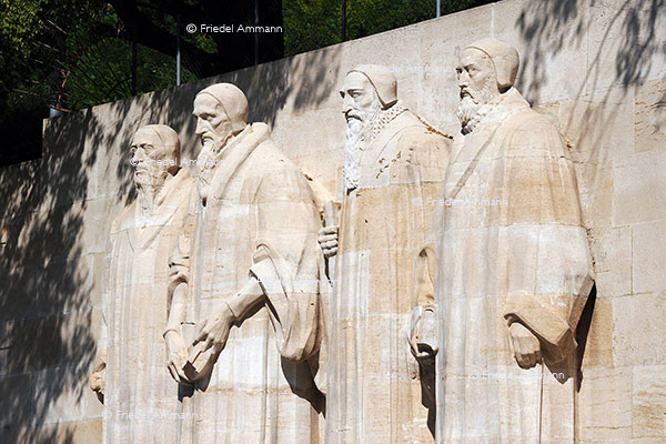 SCHWEIZ – Genf / Genève -  Le Mur de la Réforme, Reformationsdenkmal - Hauptvertreter des Calvinismus: Farel, Calvin, Bèze, Knox