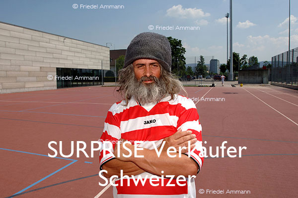 SCHWEIZ – Schweizer – SURPRISE Verkäufer