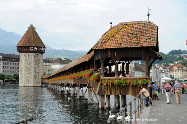 SCHWEIZ – Tourismus - Kappelbrücke, Luzern