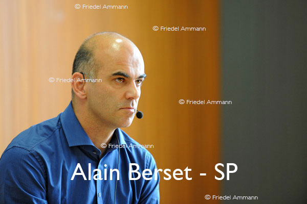 SCHWEIZ – Geschichte / Politik – JUSO Jahresversammlung Liestal,  5. Nov. 2011 – Bundesratskandidat Alain Berset 