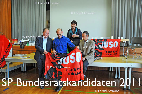 SCHWEIZ – Geschichte / Politik – JUSO Jahresversammlung Liestal, 5. Nov. 2011 – Bundesratskandidaten Pierre Yves Maillard, Marina Carobbio Guscetti, Alain Berset, Stephane Rossini