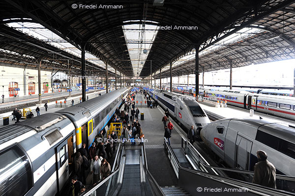 SCHWEIZ - Service Public - Basel Bahnhof SBB