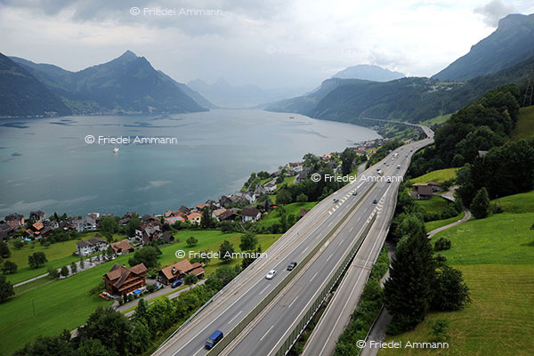 SCHWEIZ - Verkehr, Mobilität - Autobahn Beckenried Seelisbergtunnel
