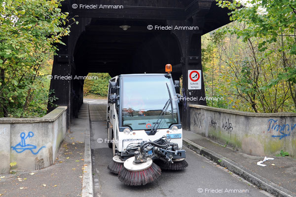 SCHWEIZ - Verkehr, Mobilität - Strassenreinigungsfahrzeug