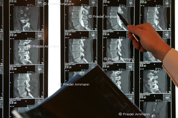 SCHWEIZ - Wirtschaft - Medizin