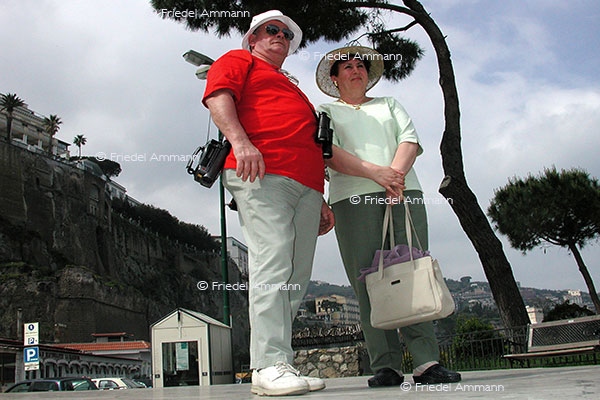 WORLD - Tourismus / Tourism – Russians at Sorrento, Italia