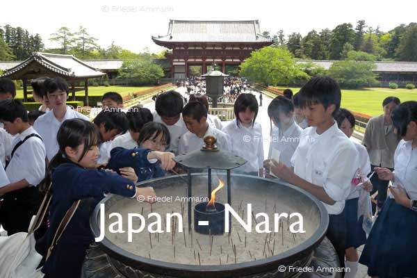WORLD – Japan – School excursion day, Todaiji Temple, Nara