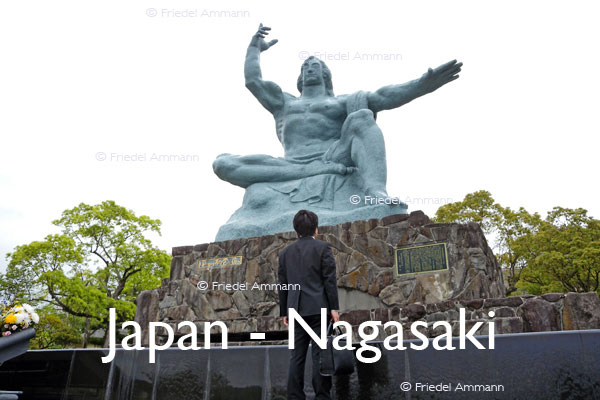 WORLD – Japan – Peace Memorial Statue