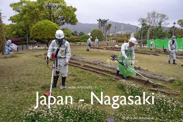 WORLD – Japan – Gardening at Atomic Bomb Peace Park