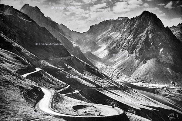 WORLD - France, Pyreneen - Col du Tourmalet