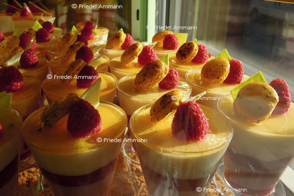 WORLD - France, Paris - Patisserie