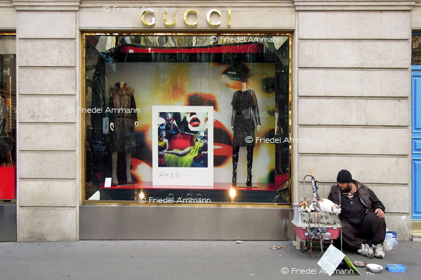 WORLD - France, Paris – Riche et Misérable