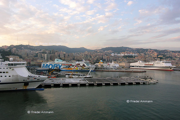 WORLD - Italia - Genua