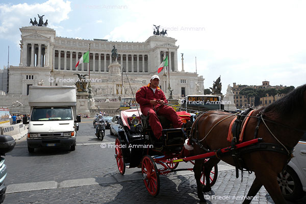 WORLD - Italia, Rom - Monumento Vittorio Emanuele II