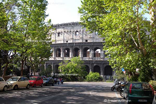 WORLD - Italia, Rom - Colosseum