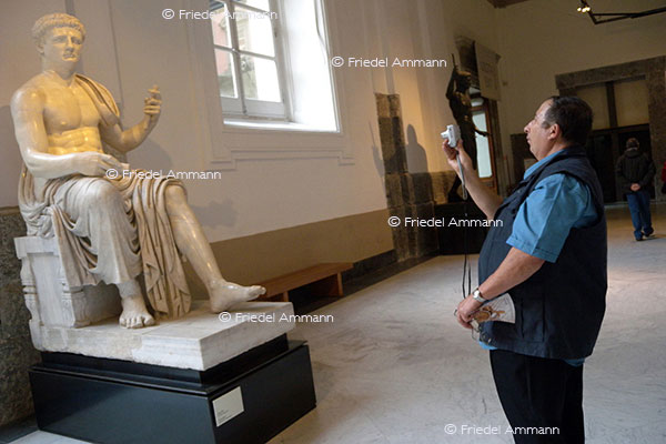 WORLD - Italia, Napoli - Archäologisches Nationalmuseum / Museo Archeologico Nazionale