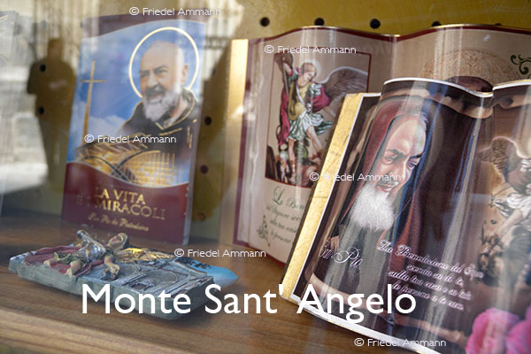 WORLD - Italia, Sud - Monte Sant' Angelo