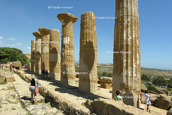 WORLD - Italia, Sizilien / Sicilia - Dorischer Tempel / Il tempio della Concordia - Agrigent