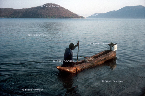 WORLD - Malawi - Lake Malawi, Monkey Bay