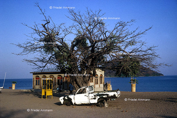 WORLD - Malawi - Lake Malawi, Monkey Bay