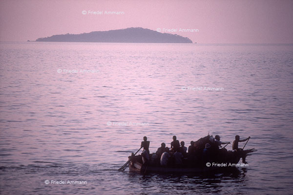 WORLD - Malawi - Lake Malawi, Monkey Bay