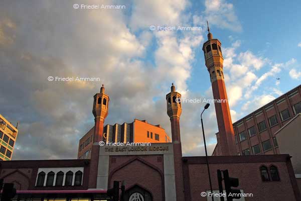 WORLD – London - Muslime Centre
