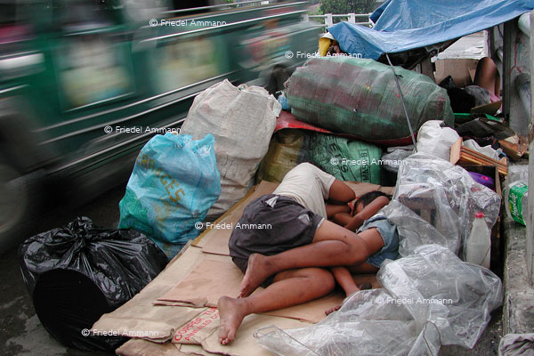 WORLD - Philippinen, Metro Manila - Cubao Place