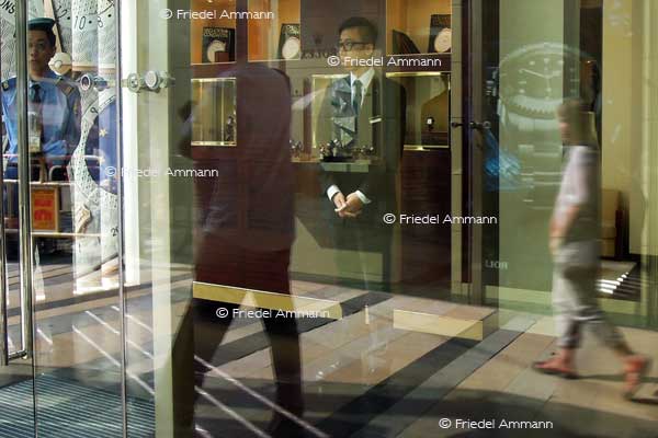 WORLD – Hong Kong – Security Guard
