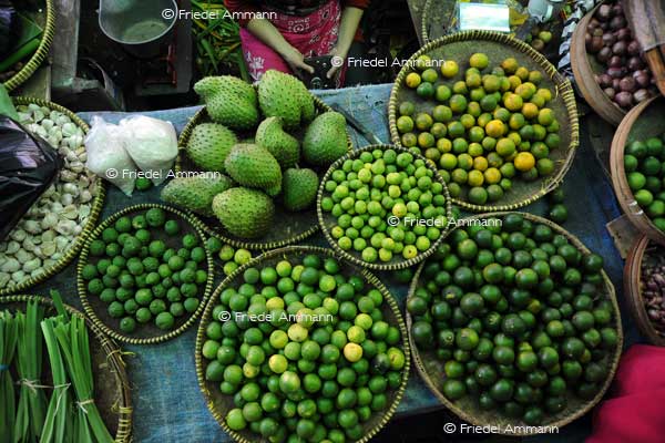 WORLD – Indonesien, Java – market Yogyakarta