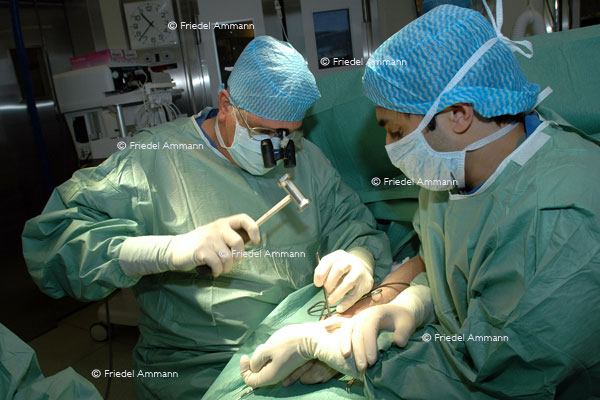 WIRTSCHAFT / ECONOMY - Handwerk / Craft – Chirurgie / Surgery