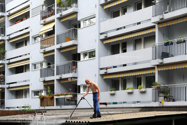 WIRTSCHAFT / ECONOMY - Handwerk / Craft – Hausabwart / Caretaker
