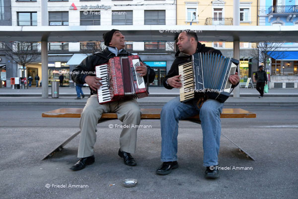 WIRTSCHAFT / ECONOMY - Handwerk / Craft – Strassenmusikanten  / Road Musician