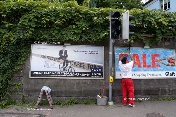 WIRTSCHAFT / ECONOMY - Handwerk / Craft – Plakatkleber / Post a bill