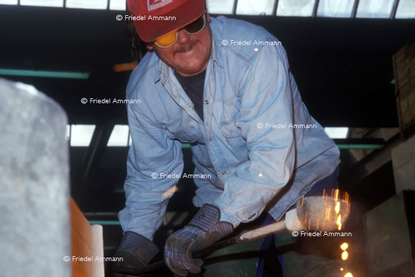 WIRTSCHAFT / ECONOMY - Handwerk / Craft – Giesser / Caster