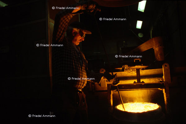 WIRTSCHAFT / ECONOMY - Handwerk / Craft – Giesser / Caster