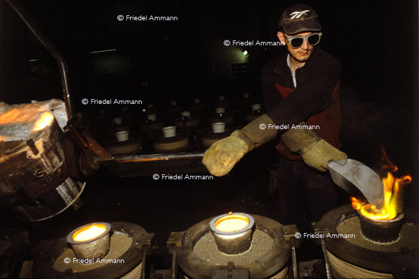 WIRTSCHAFT / ECONOMY - Handwerk / Craft – Giesser / Caster