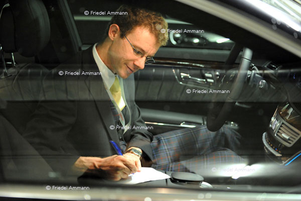 WIRTSCHAFT / ECONOMY - Dienstleistung / Service – Chauffeur / Driver