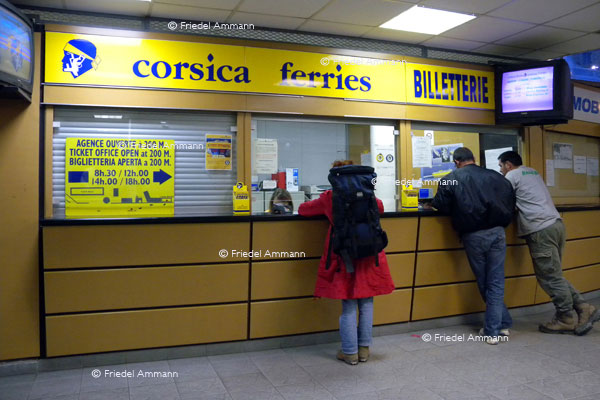WIRTSCHAFT / ECONOMY - Dienstleistung / Service  
