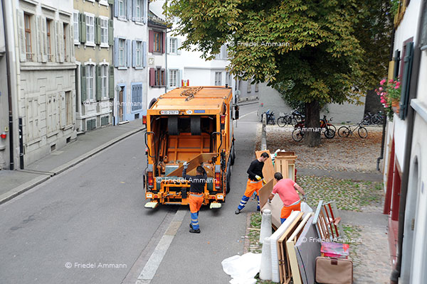 WIRTSCHAFT / ECONOMY - Dienstleistung / Service – Müllabfuhr / Garbage Disposal