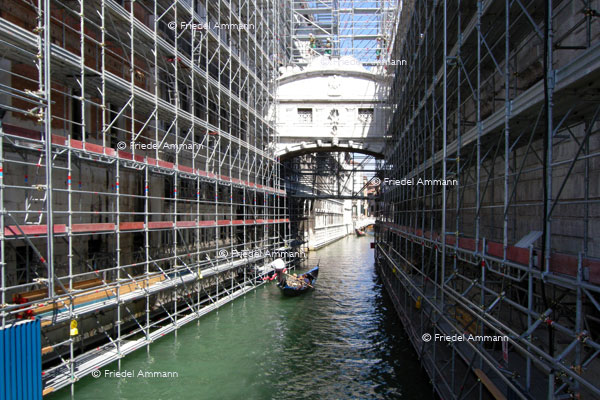 WIRTSCHAFT / ECONOMY – Architektur / Building – Venedig, Venice, Italia
