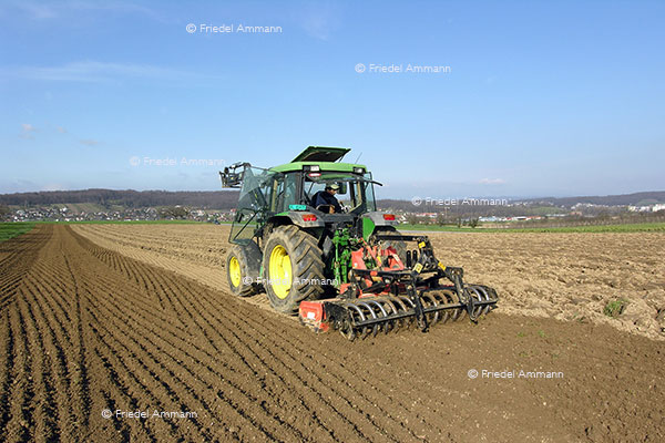 WIRTSCHAFT / ECONOMY - Landwirtschaft / Agriculture 