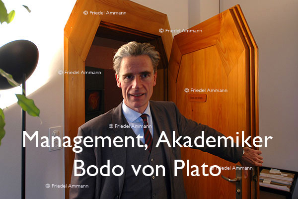 WIRTSCHAFT / ECONOMY - Management / Akademiker - Bodo von Plato, GL Anthroposophen – Dornach, Schweiz