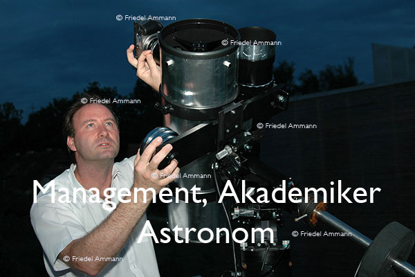 WIRTSCHAFT / ECONOMY - Management / Akademiker - Astronom