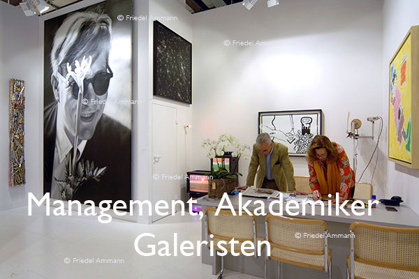 WIRTSCHAFT / ECONOMY - Management / Akademiker - Galeristen