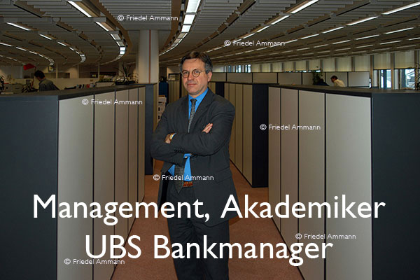 WIRTSCHAFT / ECONOMY - Management / Akademiker - UBS Bankmanager